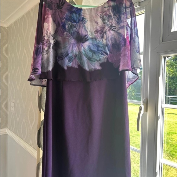 Wallis Dresses & Skirts - Elegant Purple Floral Dress